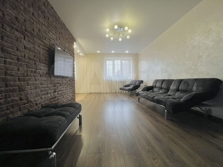 3-к. квартира, 74 м², 2/8 эт.