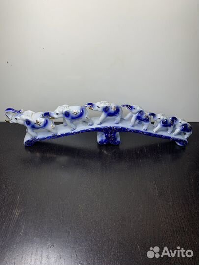 Статуэтки Ангелы, Семья слонов