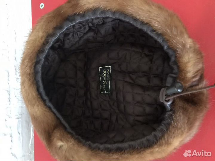 Берет из норки