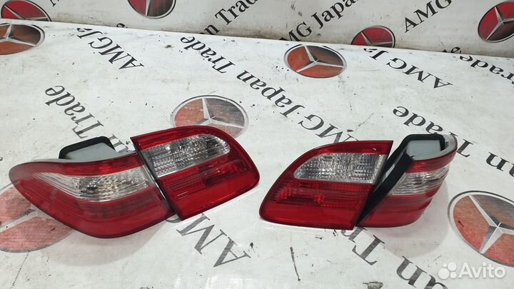 Комплект стоп сигналов на Mercedes W211