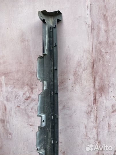 Toyota Camry 50 накладка порога правый