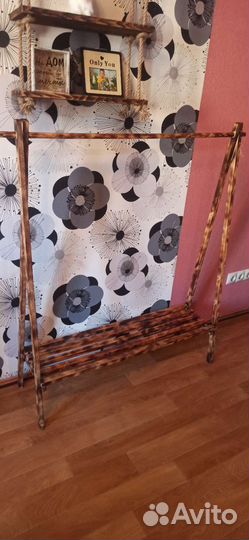 Вешалка для одежды напольная деревянная