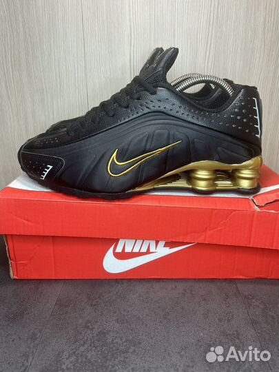 Кроссовки nike shox r4 black golden 42