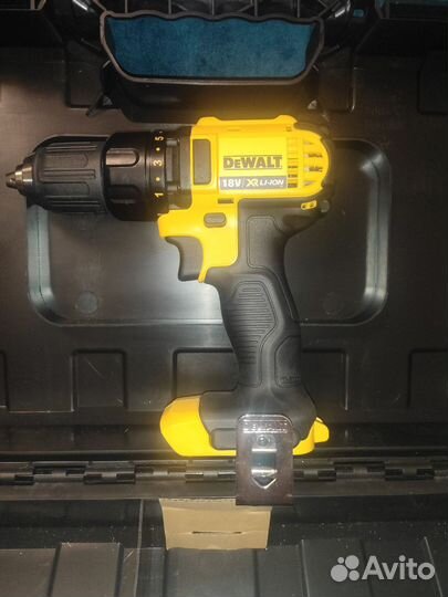 Шуруповерт dewalt 18v