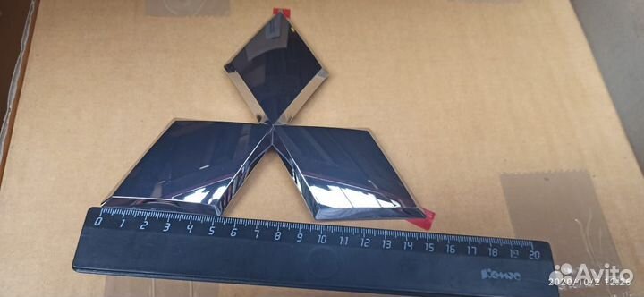 Эмблема Mitsubishi Pajero Sport L200 15- MN167684