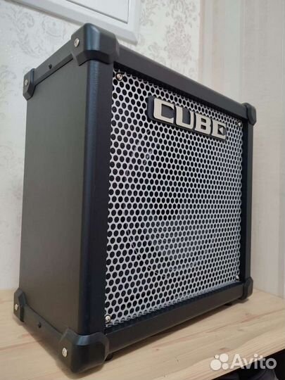 Комбоусилитель Roland cube 40GX
