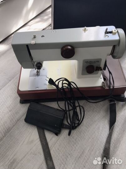 Швейная машина Чайка 134