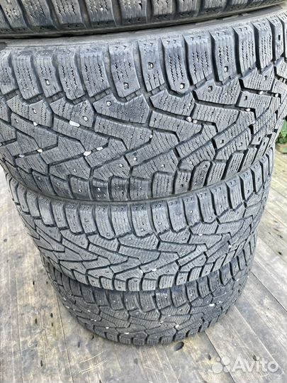 Pirelli Ice Zero 235/45 R17 97T
