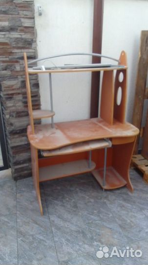 Компьютерный стол