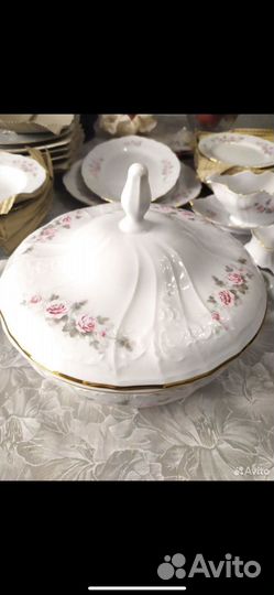 Столовый сервиз Бернадотт, Бледные розы, платина