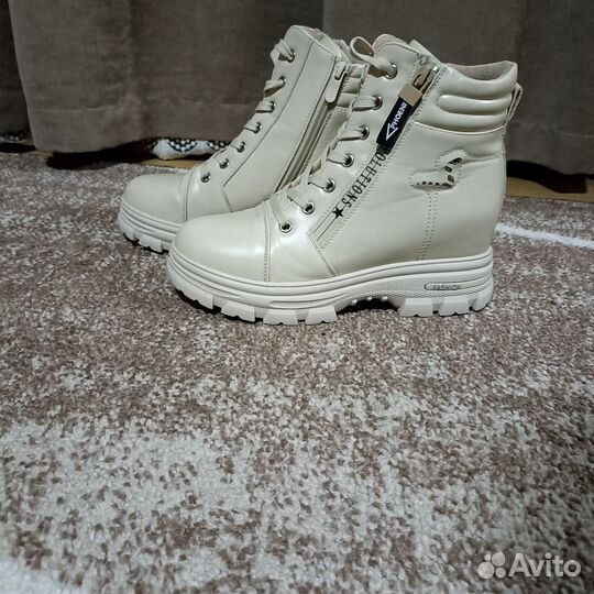 Ботинки женские весенние 39-40 размер