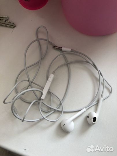 Наушники Apple