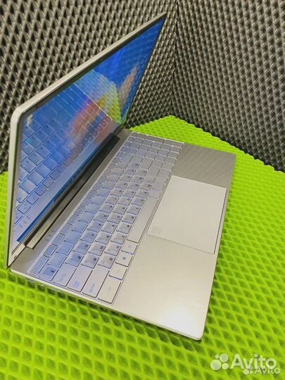 Новый Ноутбук i7/16Gb/SSD512/UHD Комплект