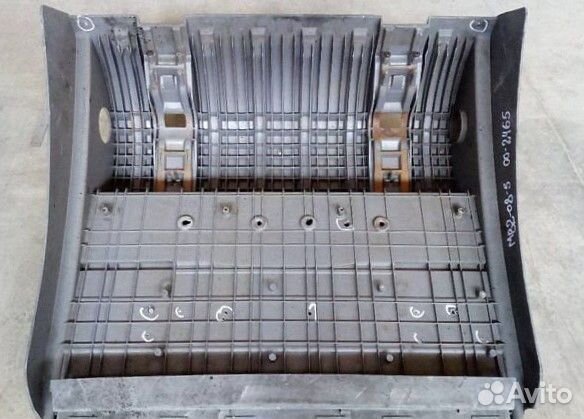 Крыло заднее Мерседес Актрос 9305200120