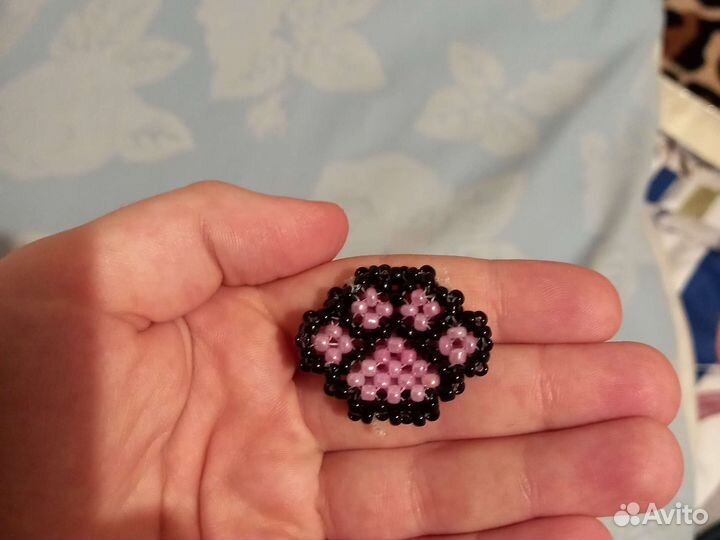 Кошачья лапка из бисера