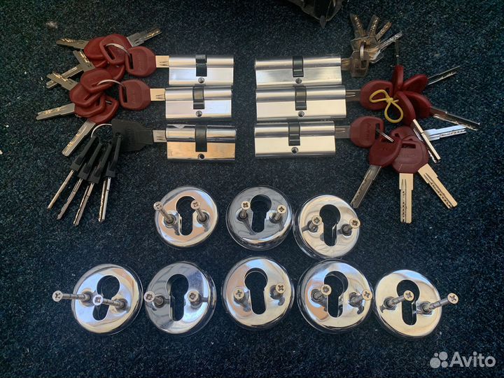 Цилиндр замка (личинка)