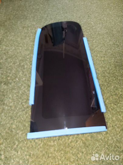 Продам стекло на Hyundai H1 Starex