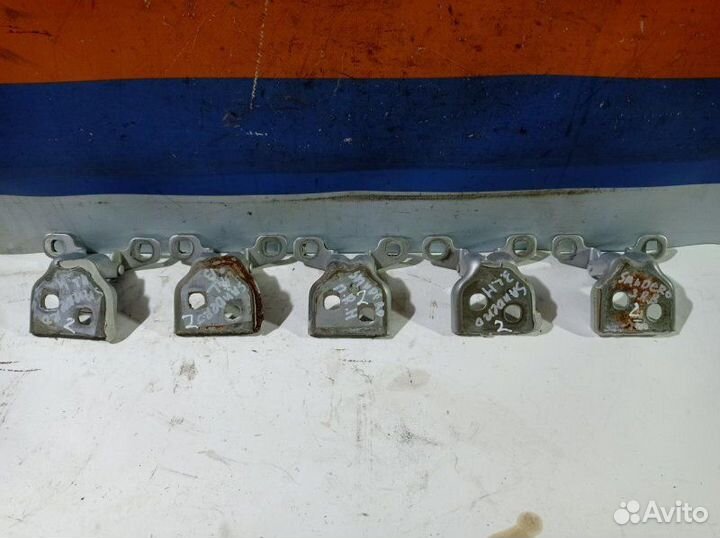 Петля двери Renault Sandero 2 С 2014