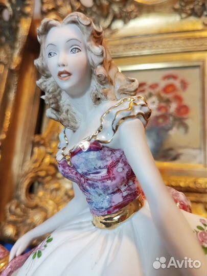 Vittorio Sabadin.Девушка.Статуэтка.Италия