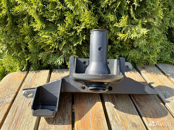 Кронштейн крепления поперечины лево/право 2123