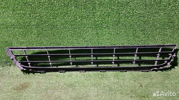 Решетка переднего бампера Volkswagen Jetta 6