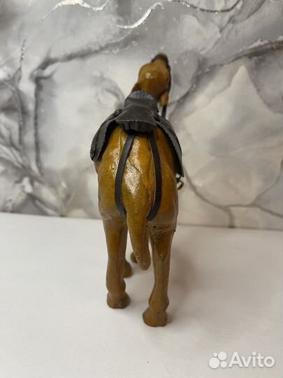 Статуэтка Верблюда из кожи