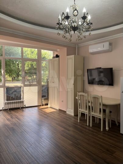 2-к. квартира, 58 м², 1/8 эт.