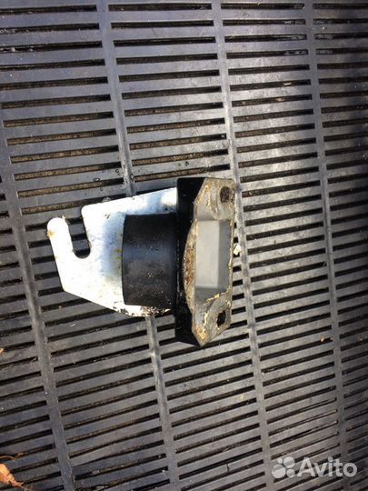 270000344,270000346 Опора двигателя BRP Sea-Doo