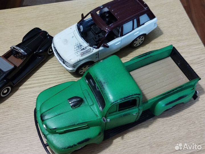 Машинки 1: 24 1:43