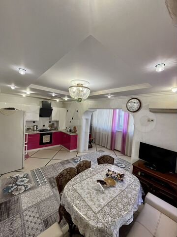 3-к. квартира, 112 м², 3/10 эт.