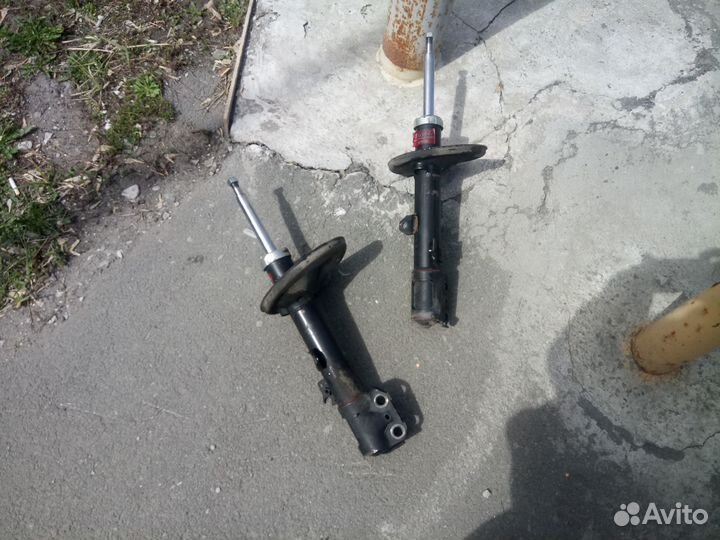 Амортизаторы KYB 335040 335041