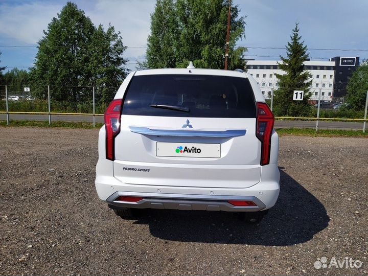 Mitsubishi Pajero Sport 3.0 AT, 2022