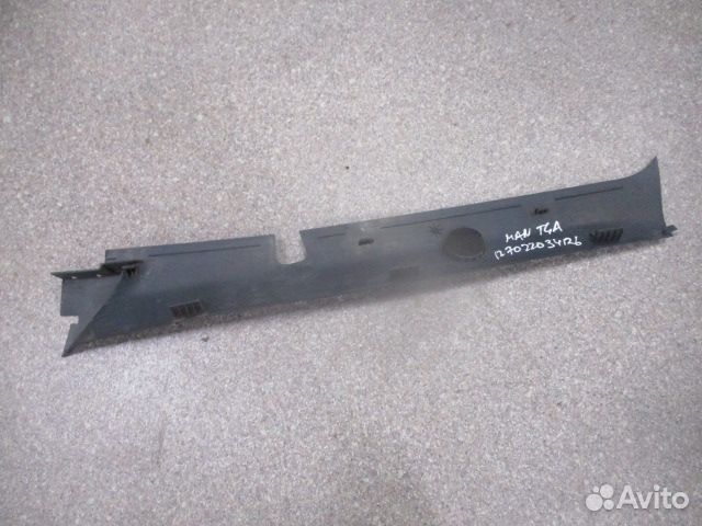 Накладка стойки лобового стекла правая MAN 8162430