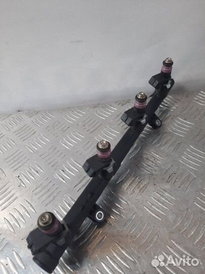 Топливная рампа Renault Scenic 2 минивен 1.6