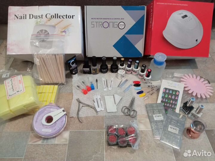 Набор для маникюра (аппаратура, материалы, и т.д)