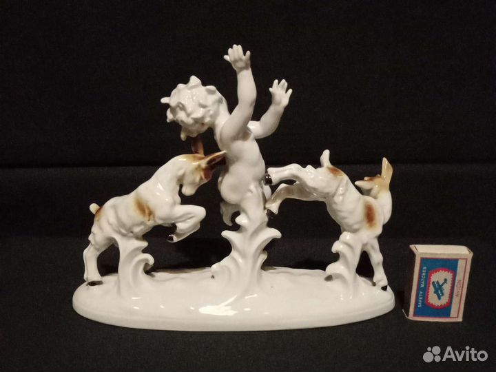 Статуэтка фарфоровая Германия