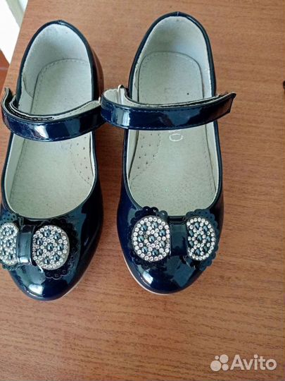 Туфли для девочки 26 размер новые