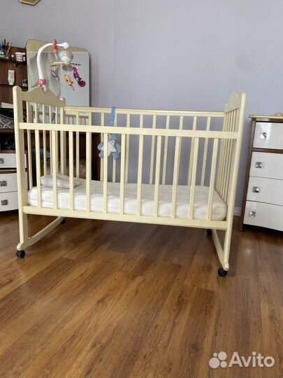 Детская кроватка
