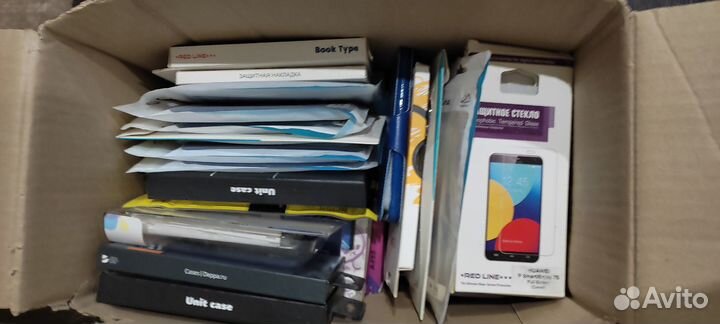 Большая коробка Защитные стекла/Чехлы-книжки и др