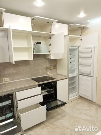 Кухня белая