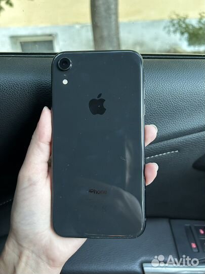 Телефон iPhone XR