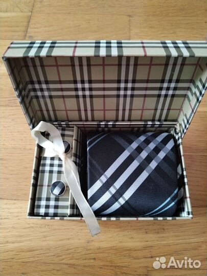 Галстук и запонки от burberry