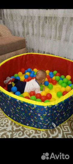 Сухой бассейн с шариками