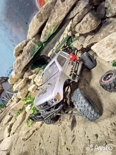 Радиоуправляемая машина внедорожник