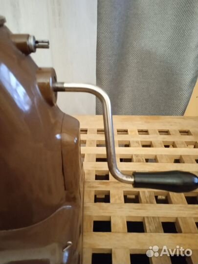 Швейная машина 