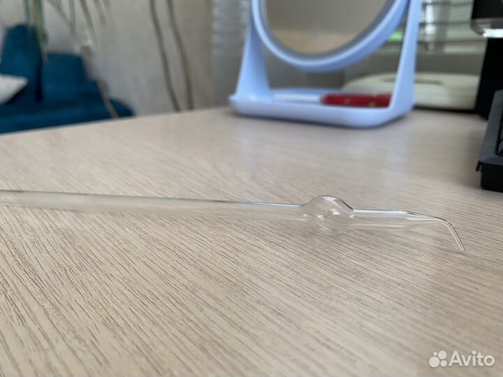 Стеклянная трубочка