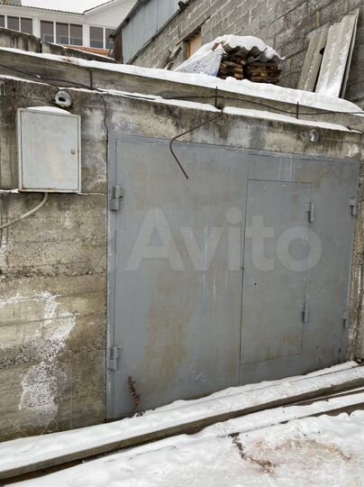 Гараж, > 30 м²