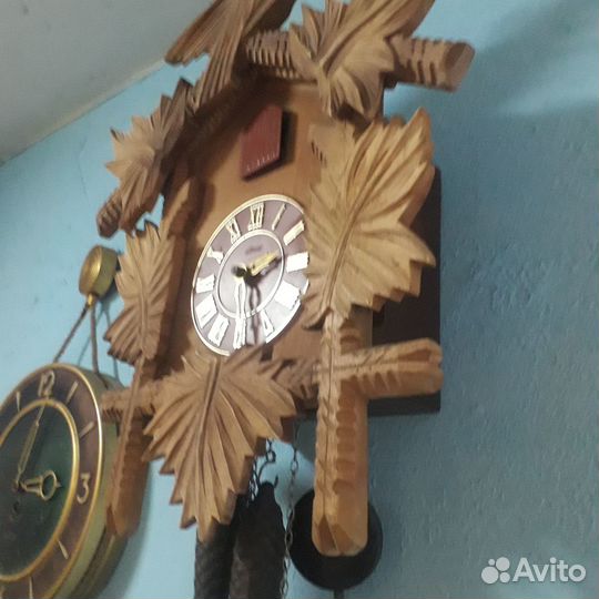Часы с кукушкой резные
