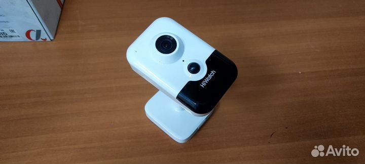 Продам IP камеру HiWatch DS-I214