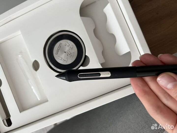 Графический планшет Wacom Intuos Pro S, черный